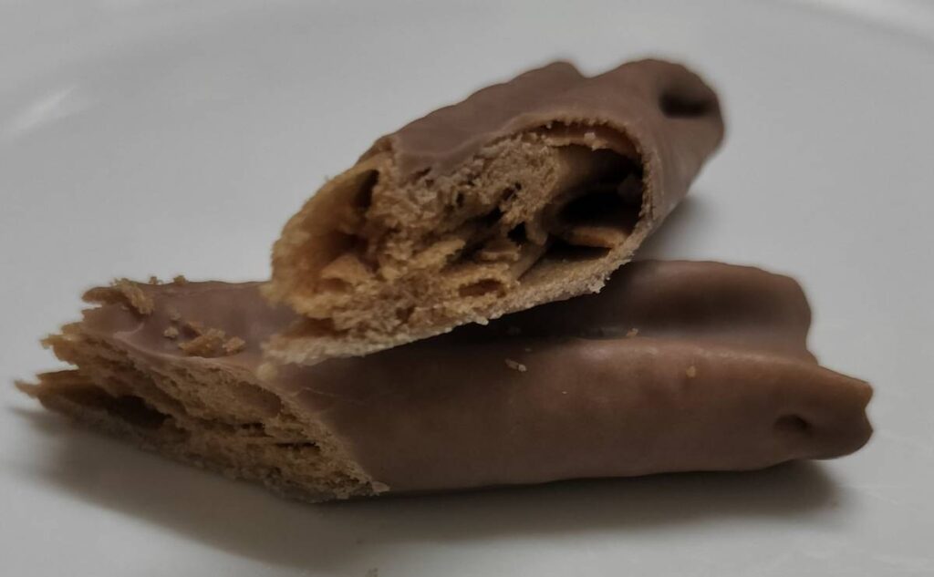 A close-up photo of Lumonde, a layered cocoa cream wafer snack from Japan